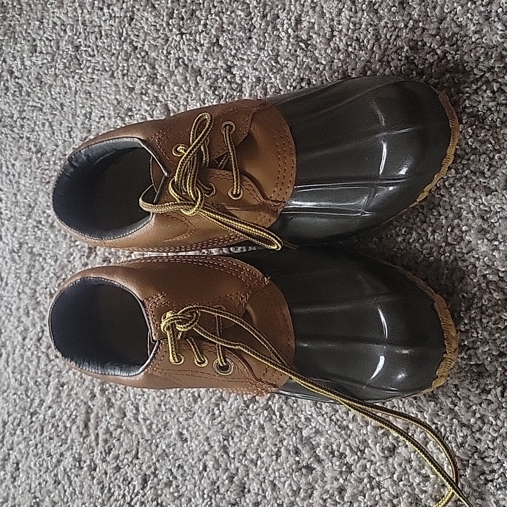 Duck boots